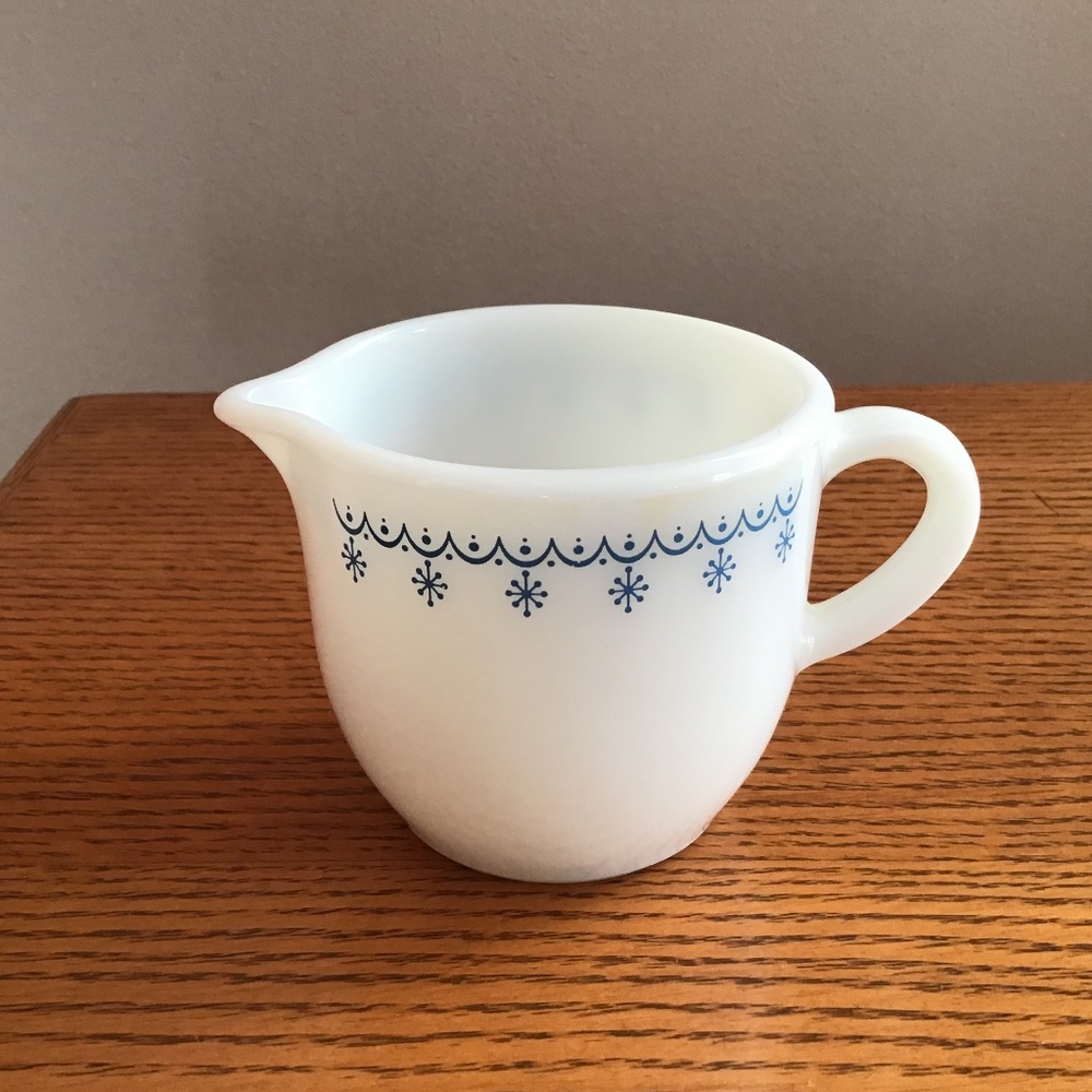 Pyrex Vintage Snowflake Blue Garland Creamer Corning Glass - Picture 5 of 8